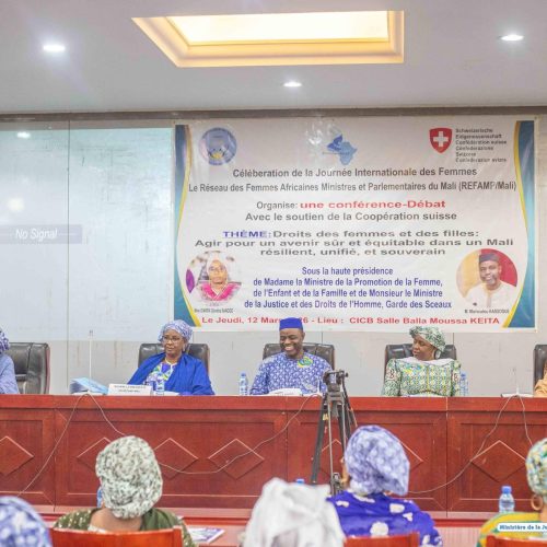 Célébration de la Journée Internationale des Femmes : Le ministre Mamoudou KASSOGUE en communion avec le Réseau des Femmes Anciennes Ministres et Parlementaires du Mali (REFAMP/Mali)