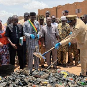 Assainissement de la ville de Mopti : Démarrage des travaux de curage des caniveaux à Toguel et Komoguel I