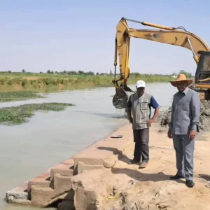 Préparatifs de campagne Agricole à l’Office du Niger – Zone de production de N’Débougou :  Les travaux de curage du distributeur sont lancés