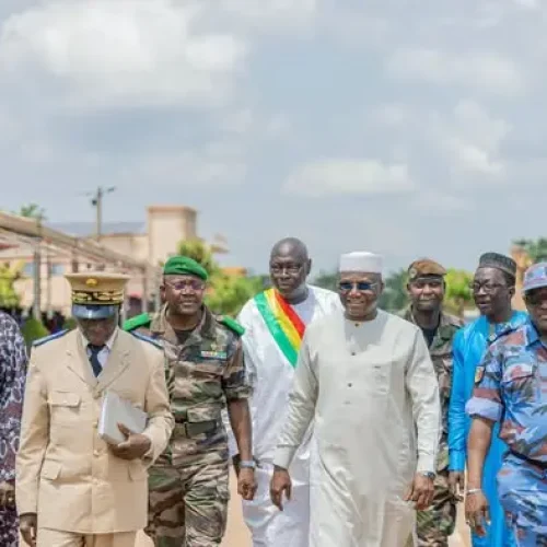 Mois de la Solidarité et de la lutte contre l’Exclusion : Les œuvres sociales du Président font don de 400 kits alimentaires aux veuves des camps militaires de Bamako et de Kati