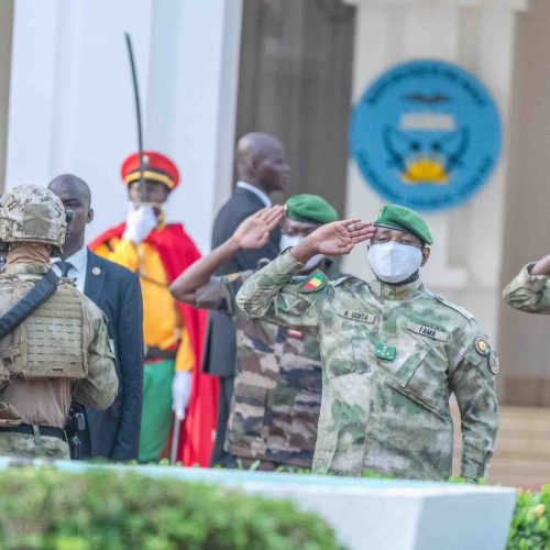 Montée mensuelle des couleurs : Le Président de la Transition, SE. Le Général d’Armée Assimi GOÏTA fidèle au rendez-vous avec une détermination sans faille