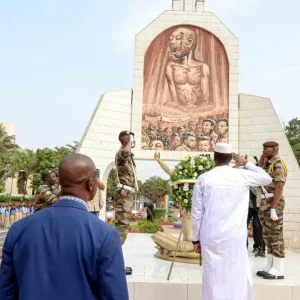 Commémoration du 35ème Anniversaire du 26 mars 1991 : Le Premier ministre Abdoulaye MAIGA rend hommage aux martyrs au nom du Chef de l’État