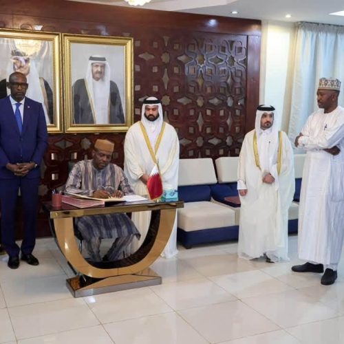 Décès de Son Altesse Sheikh Hamad bin Khalifa Al Thani, Émir père du Qatar : Le Premier Ministre Abdoulaye MAIGA présente les condoléances du Mali à l’Ambassade