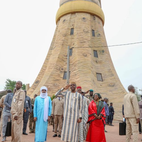Célébration de la Journée de l’Afrique : Le Premier ministre Abdoulaye Maïga préside la Levée des couleurs africaines à la Tour de l’Afrique