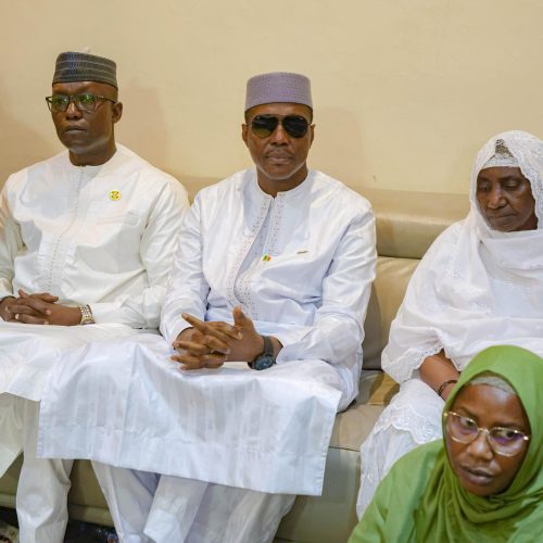 Situation sécuritaire du Pays – Disparition du ministre Sadio CAMARA : Le Premier ministre et le Président du CNT auprès de la famille du défunt Ministre d’État à Kati