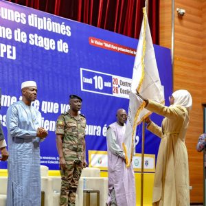 15ème Contingent du programme de stage de formation professionnelle de l’APEJ : 2500 jeunes diplômés prêtent serment de respecter la charte de stage