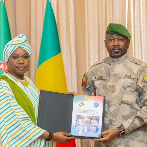 États généraux de la Femme, de l’Enfant et de la Famille : Le Président Assimi GOÏTA reçoit le Rapport Général