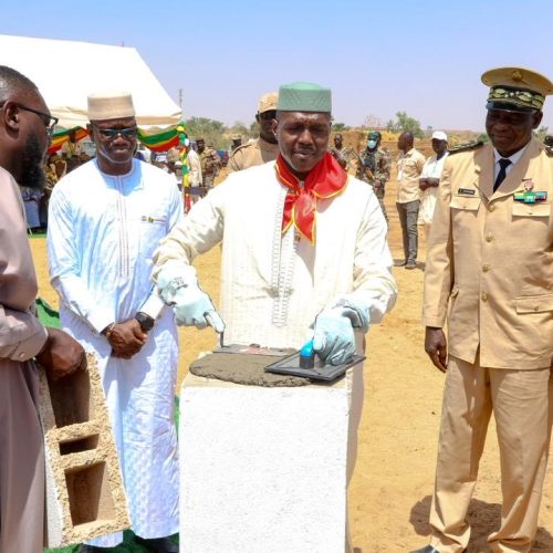 Légitimités traditionnelles :  Pose de la première pierre du vestibule des autorités coutumières de Bandiagara