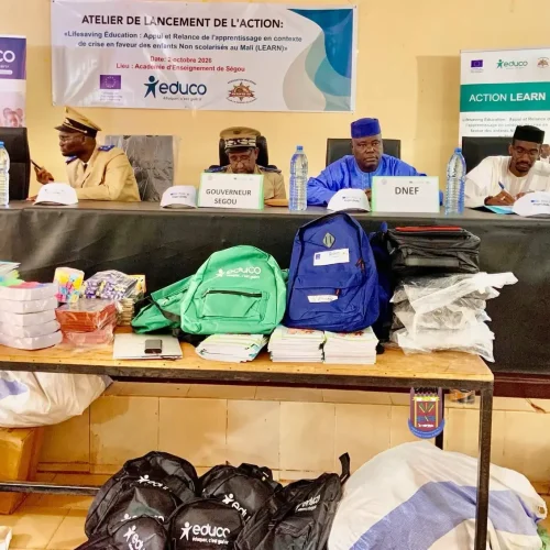 Région de Ségou : Le « Projet learn » fait don de kits scolaires aux élèves de certaines écoles