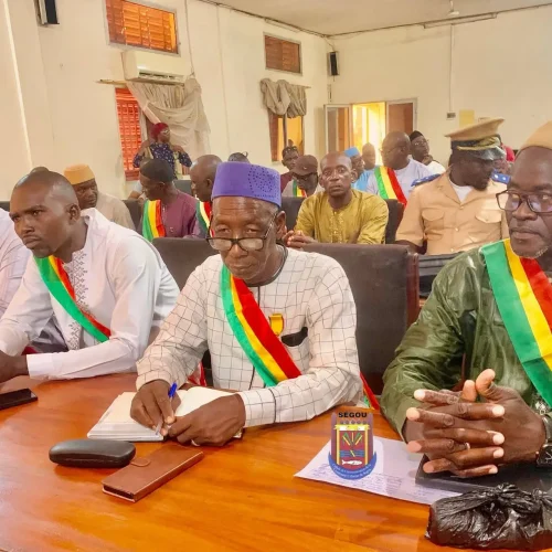 Visite de prise de contact : Le Nouveau Gouverneur de Ségou, Chiaka MAGASSA rencontre l’Administration régionale et les élus locaux