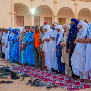 Opération « Sounkalo Solidarité » à Taoudenni : Le Gouvernorat clôture la série des Iftars par une nuit de prières et de partage
