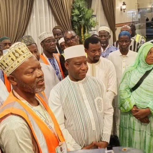 Hadj 2026 : l’ambassadeur Ibrehima Dahirou Dembélé aux côtés des pèlerins maliens à Médine