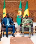 Visite du Président Bassirou Diomaye Diakhar FAYE à Bamako : La volonté réaffirmée des deux chefs de l’Etat de renforcer la coopération bilatérale et de faire face, ensemble, face aux défis sécuritaires