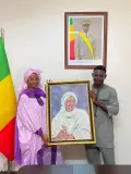 Promotion de l’Entrepreneuriat National : La Ministre Oumou SALL SECK reçoit l’artiste plasticien Mamadou TANDINA